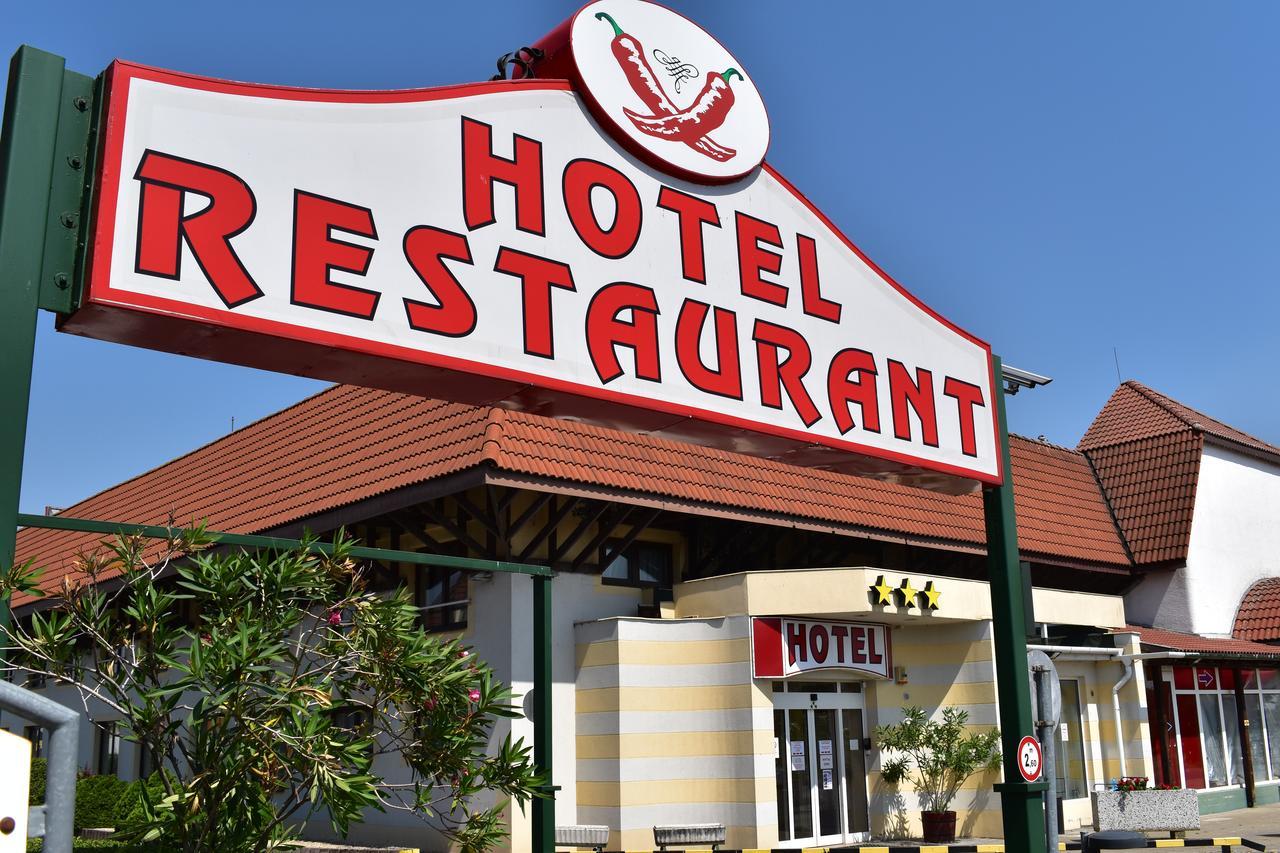 Bed and Breakfast Paprika Panzio Hegyeshalom Esterno foto